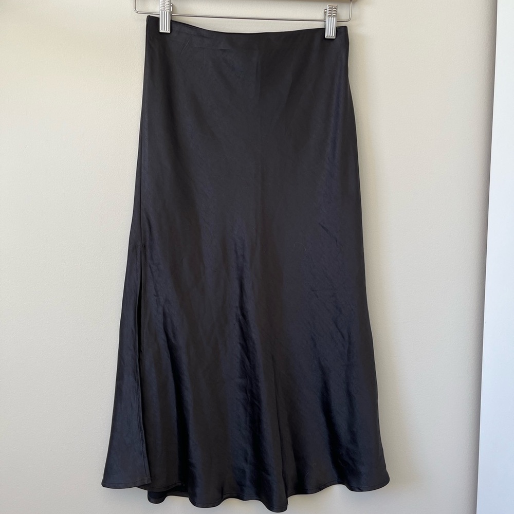 NWOT Black fit and flare satin skirt!